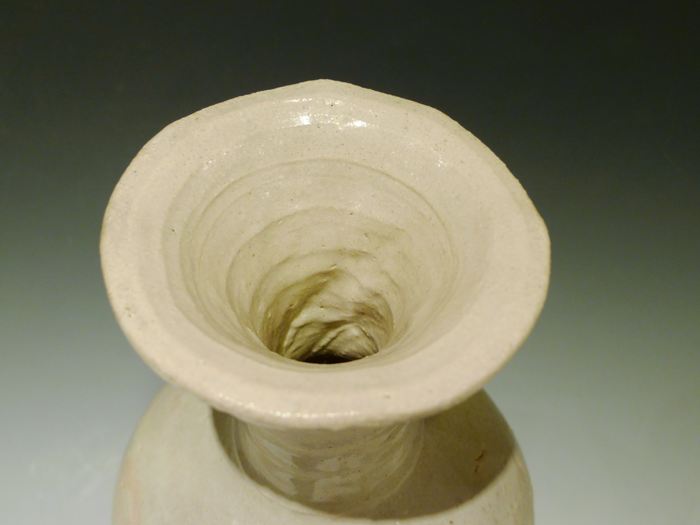 中国美術 白磁 刻龍紋 瓶 高19cm(HA443) 中国美術 白磁 刻龍紋 瓶 高19cm(HA443)